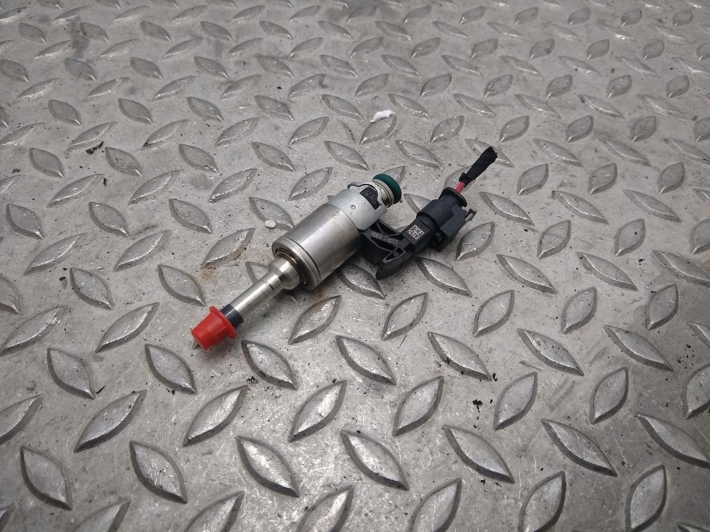 VOLKSWAGEN JETTA BRANDSTOF INJECTOR / VERSTUIVER 0261500374,, Enlèvement ou Envoi, Utilisé, ARN reconnu