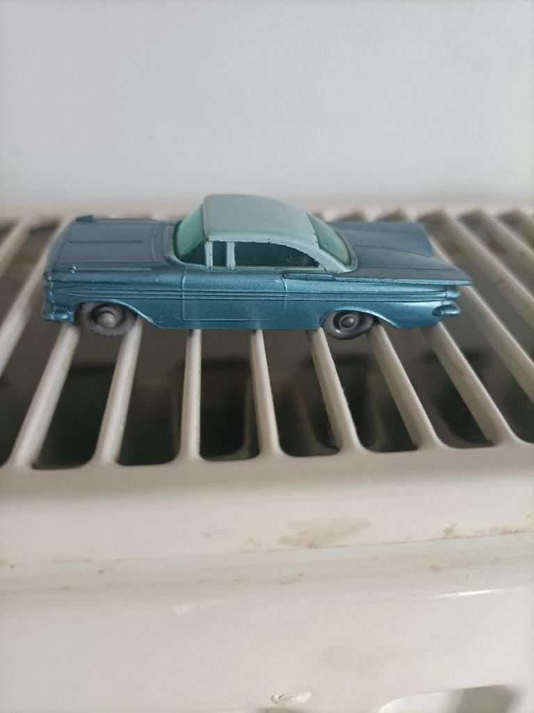 ancienne boîte d'allumettes Lesney Impala Chevrolet Blue Win, Collections, Enlèvement ou Envoi