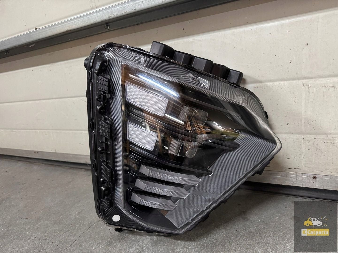 92102BE100, Phare avant droit enti rement LED pour Hyundai K, Heolleung-ro 12
06797  Seoul, Info@hyundai.com, Utilisé, Hyundai