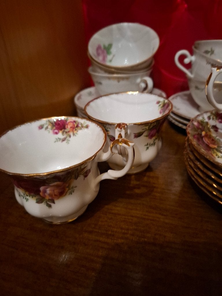 Mooi antiek servies, Ophalen