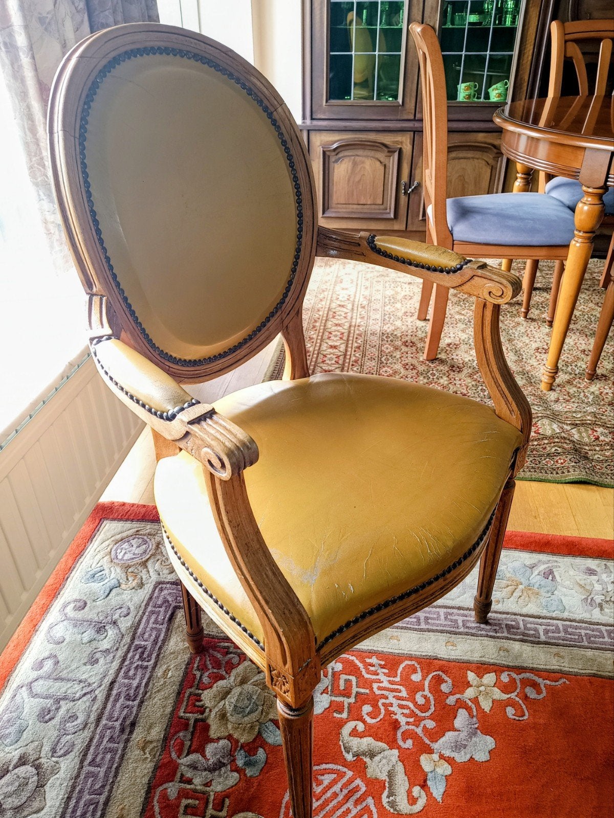 Lederen sierstoel €50, Ophalen