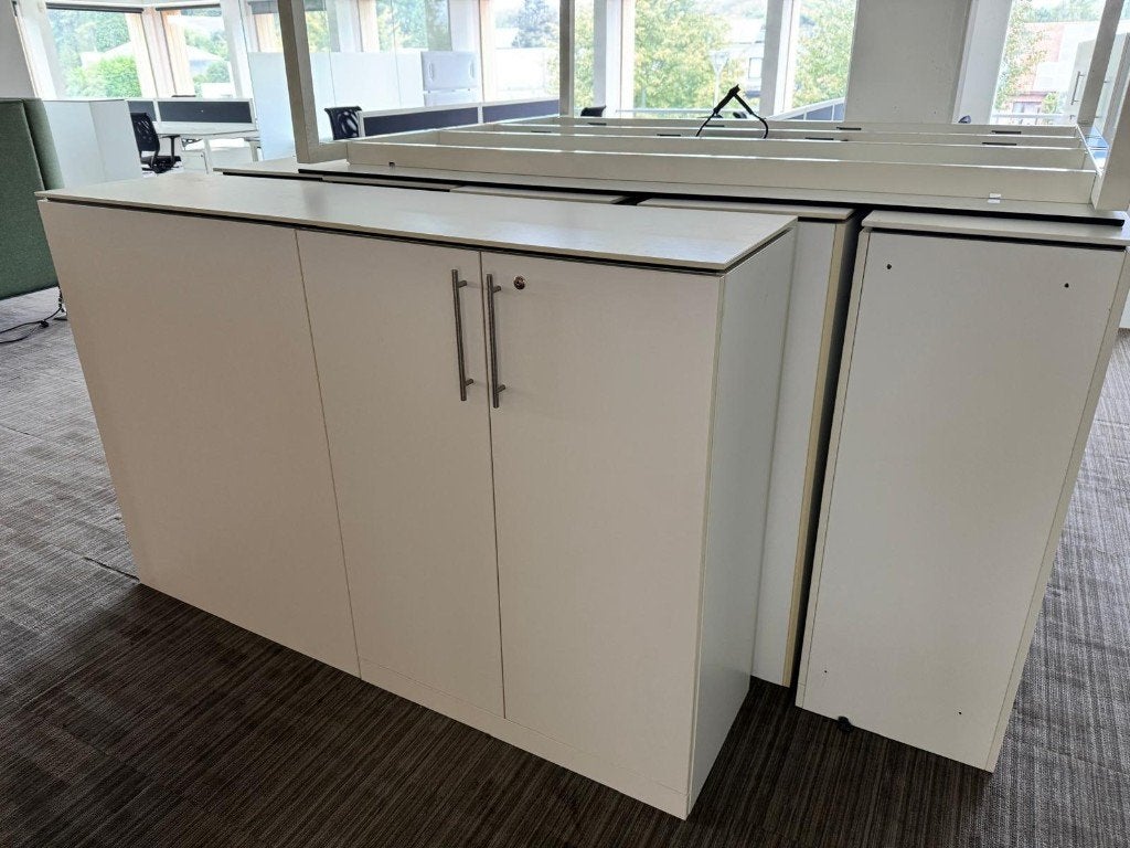 Witte lage kantoorkast met slot - 2 deuren, Huis en Inrichting, Ophalen, Gebruikt, 100 tot 150 cm, 50 tot 100 cm