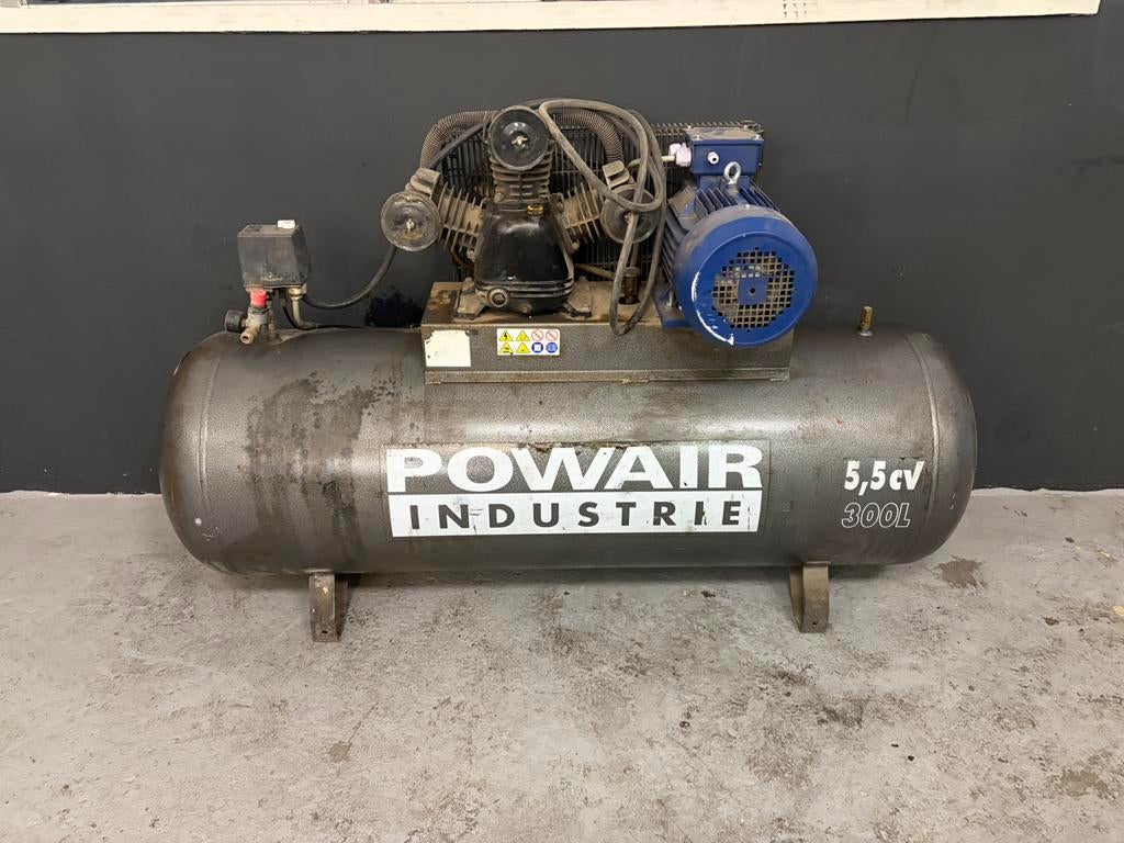 Urgent Compresseurs 300 L, Bricolage & Construction, Compresseurs, Enlèvement ou Envoi, 400 à 800 litres/min, Comme neuf, 10 bars ou plus