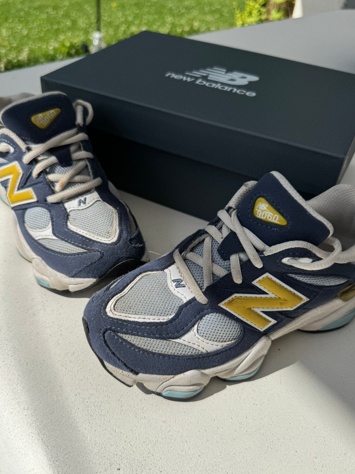 New Balance Kids 9060 suede-trimmed sneakers, Ophalen, Zo goed als nieuw