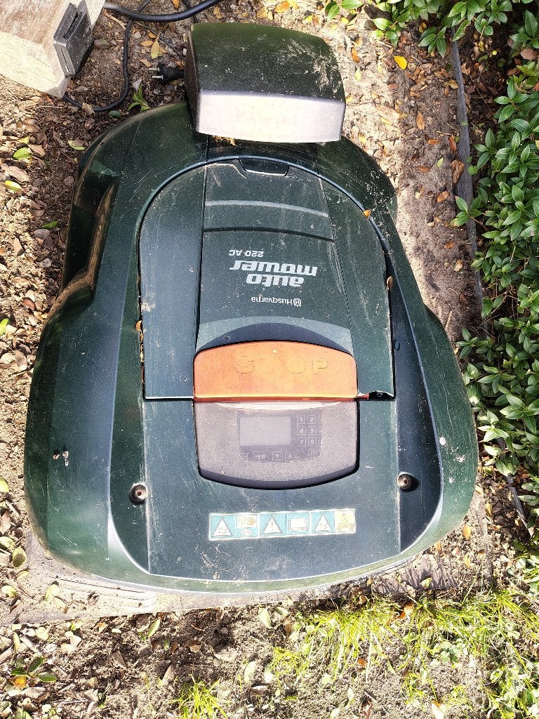 Robotmaaier Husqvarna, Tuin en Terras, Ophalen, Gebruikt, Elektrische grasmaaier, Husqvarna