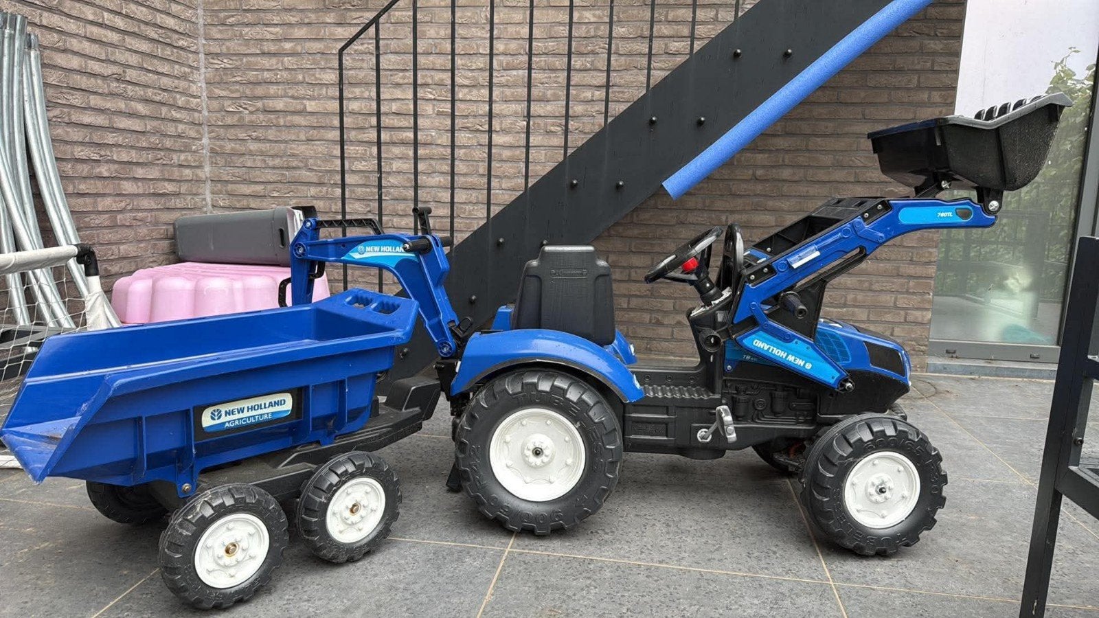 Falk- New Holland T8 tractor, Ophalen