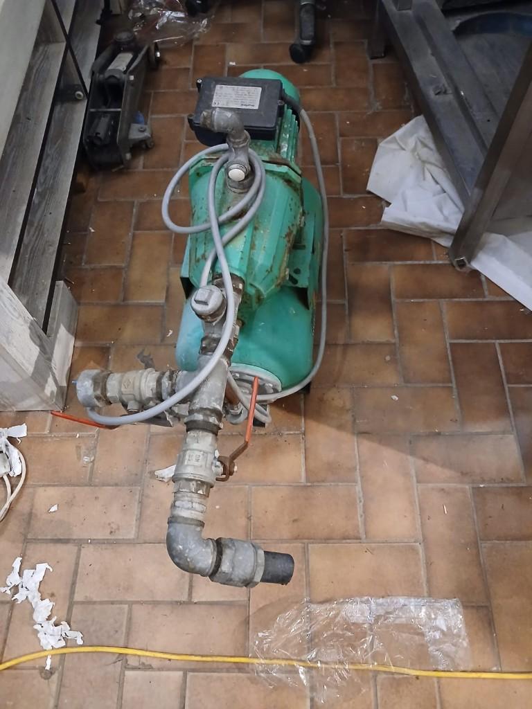 Groupe surpresseur d'eau Marina (Speroni) avec réservoir, Bricolage & Construction, Générateurs, Utilisé, Autres types, 30 kVA ou plus