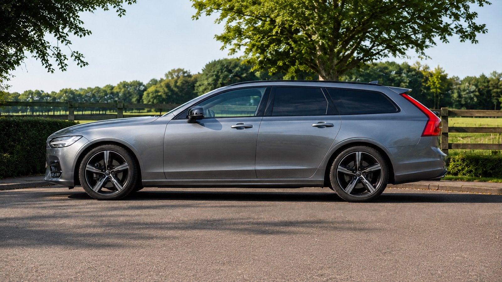 Volvo V90 R-Design | Entretien + courroie de distribution, Achat, V90, Euro 6, Entretenue par le concessionnaire
