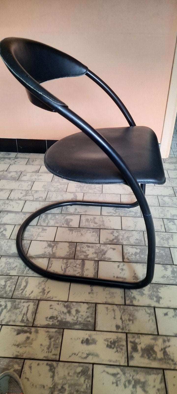 5 keukenstoelen, zwart leder, Maison & Meubles, Chaises, Enlèvement, Modern, Cuir, Noir