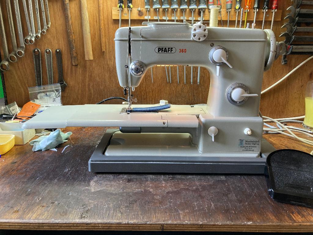 Pfaff 360 semi industrie machine met vrije arm, Hobby en Vrije tijd, Naaimachines en Toebehoren, Ophalen of Verzenden, Naaimachine