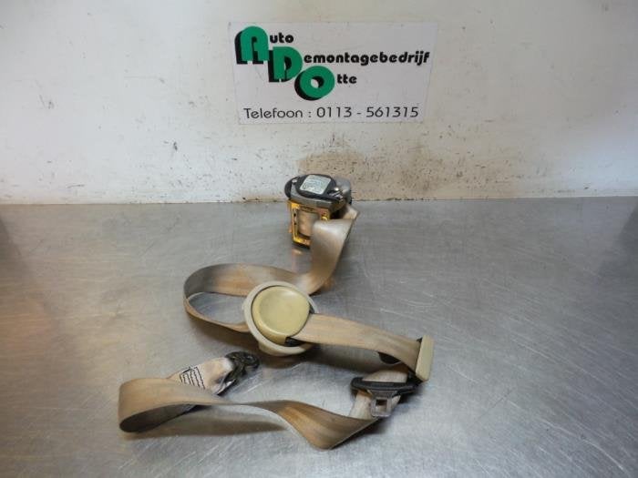 Ceinture de sécurité arrière gauche d'un Audi A8 (A8 94-), -, 3 mois de garantie, Audi, Utilisé