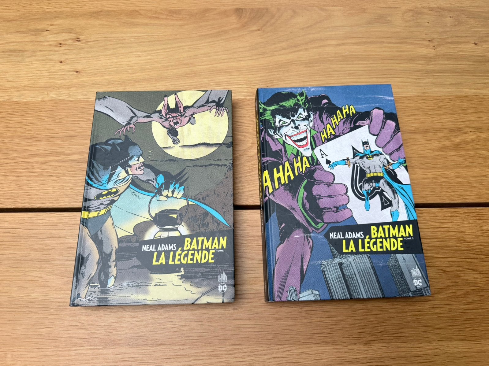 Lot de 2 comics batman la legende neal adams FR, Livres, Plusieurs comics, Enlèvement ou Envoi, Comme neuf