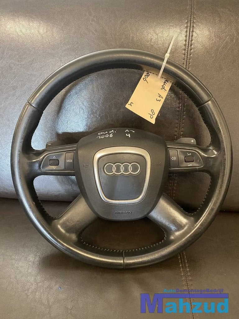 AUDI A3 8P Stuur stuurwiel met airbag flippers, AUDI AG, Auto-Union-Strasse 1
85045  Ingolstadt, DE, Audi, Utilisé