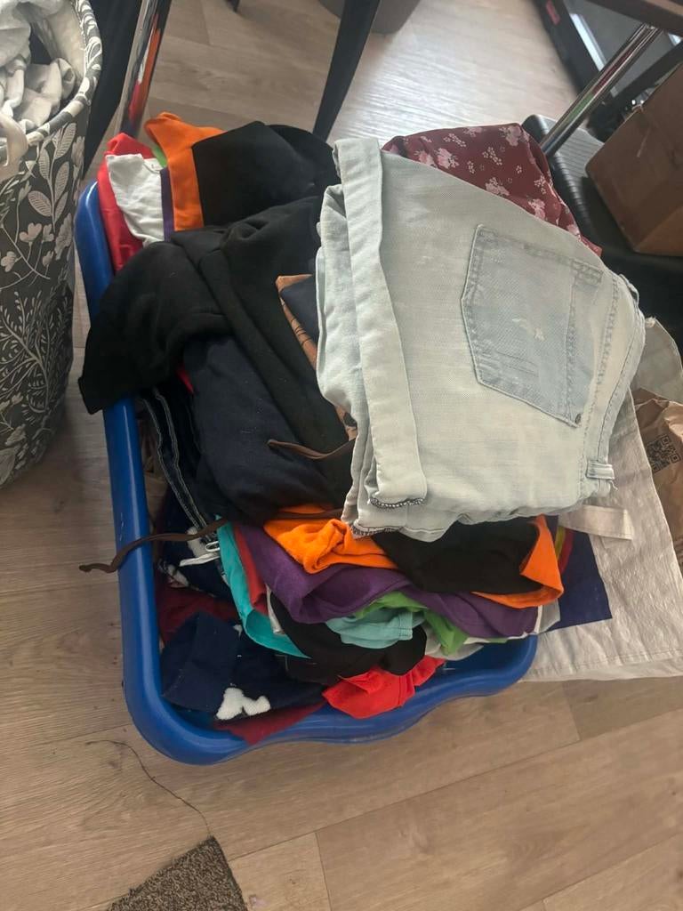 Très gros lot de vêtements, Enlèvement