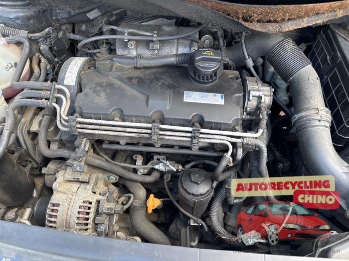 Motor van een Volkswagen Caddy, Gebruikt, -, Volkswagen, -