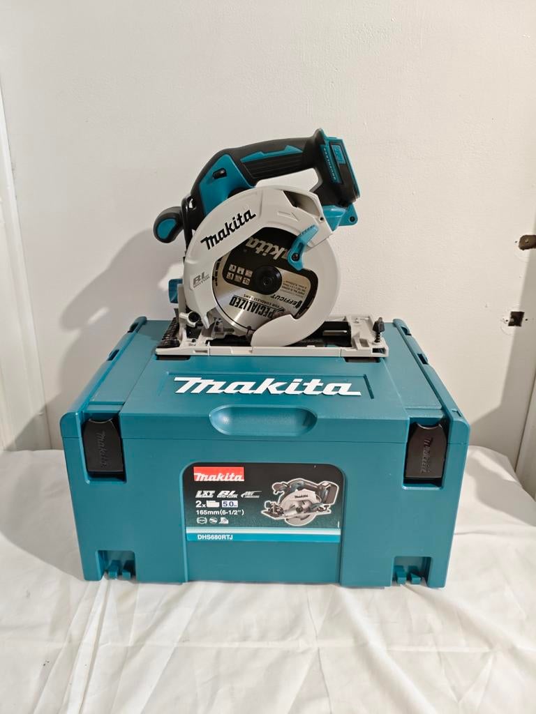 Makita DHS680 cirkelzaag Gloednieuw + doos ss bat ss charge, Doe-het-zelf en Bouw, Ophalen, Nieuw, Overige typen