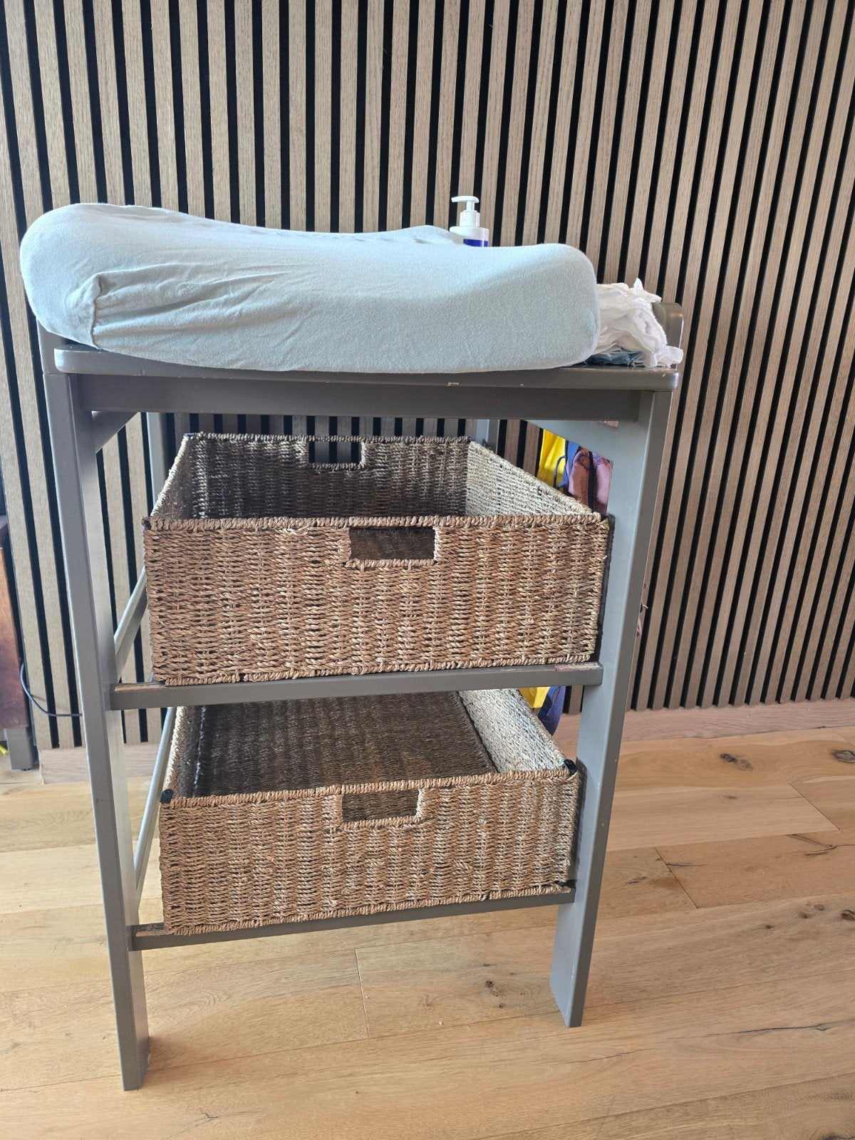 luiertafel met twee rotanmanden, Kinderen en Baby's, Ophalen, Commode