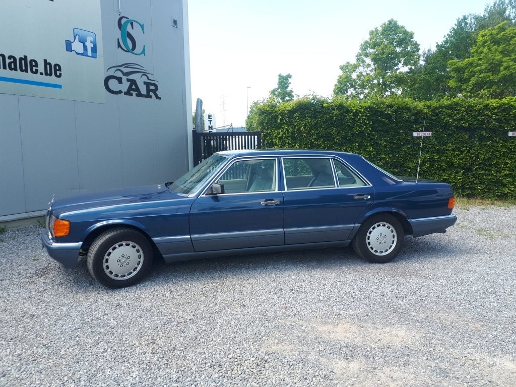 OLDTIMER MERCEDES 560 SEL V8 AUTOMATIQUE, Cuir, Achat, 5547 cm³, Entreprise