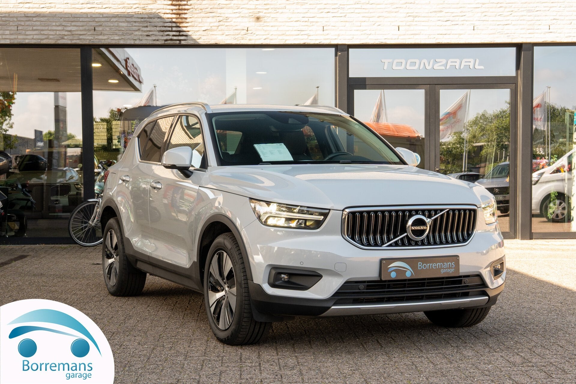 Volvo XC 40 T5 PHEV Business | 263 pk | Camera | CarPlay |, Autos, Volvo, 0 kg, Argent ou Gris, Euro 6, 0 kg