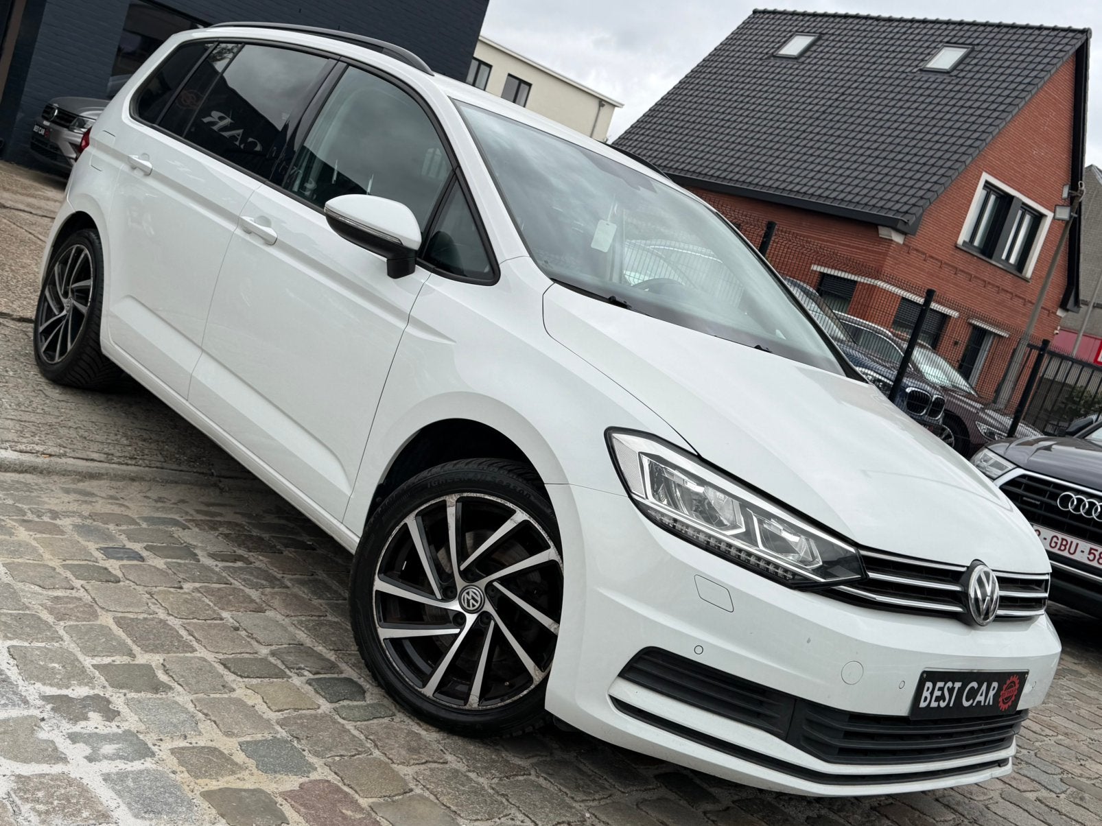 VW Touran 1.6TDi DSG * AutoMaat, Automaat, Euro 6, Wit, Bedrijf