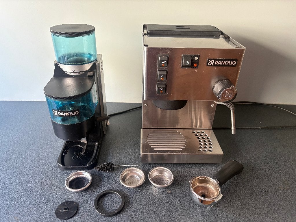 Rancilio Sylvia v6 en Rancilio Rocky doser., Elektronische apparatuur, Koffiezetapparaten, Gebruikt, Gemalen koffie, Koffiebonen