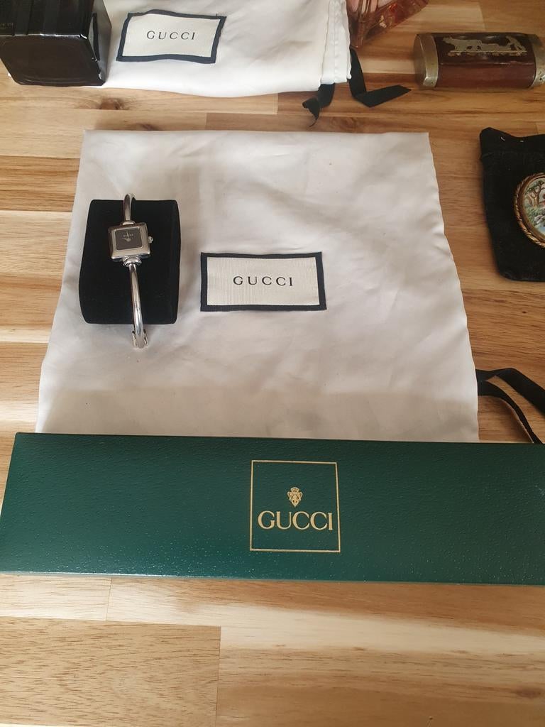 Montre femme Gucci, Bijoux, Sacs & Beauté, Enlèvement