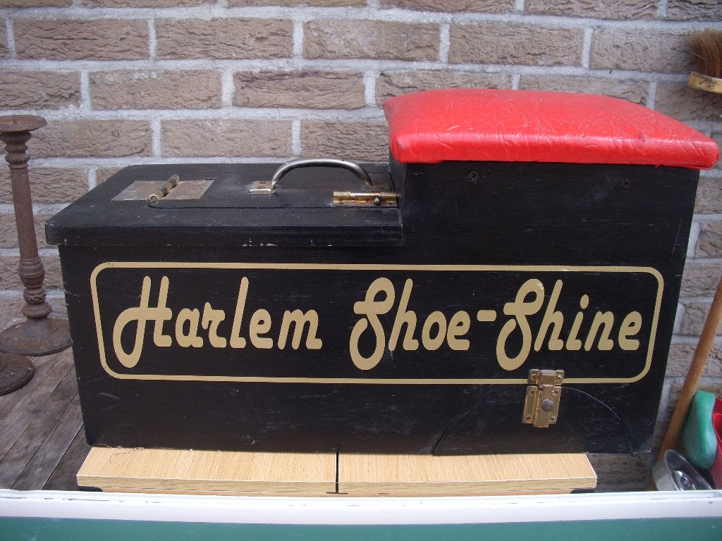 schoenpoets kist, Ophalen