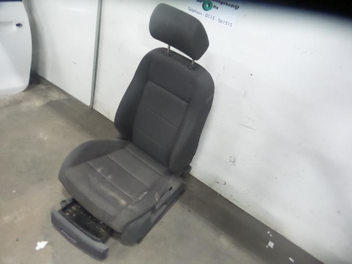 Siège gauche d'un Volkswagen Golf (Golf 04-), -, 3 mois de garantie, Utilisé, -