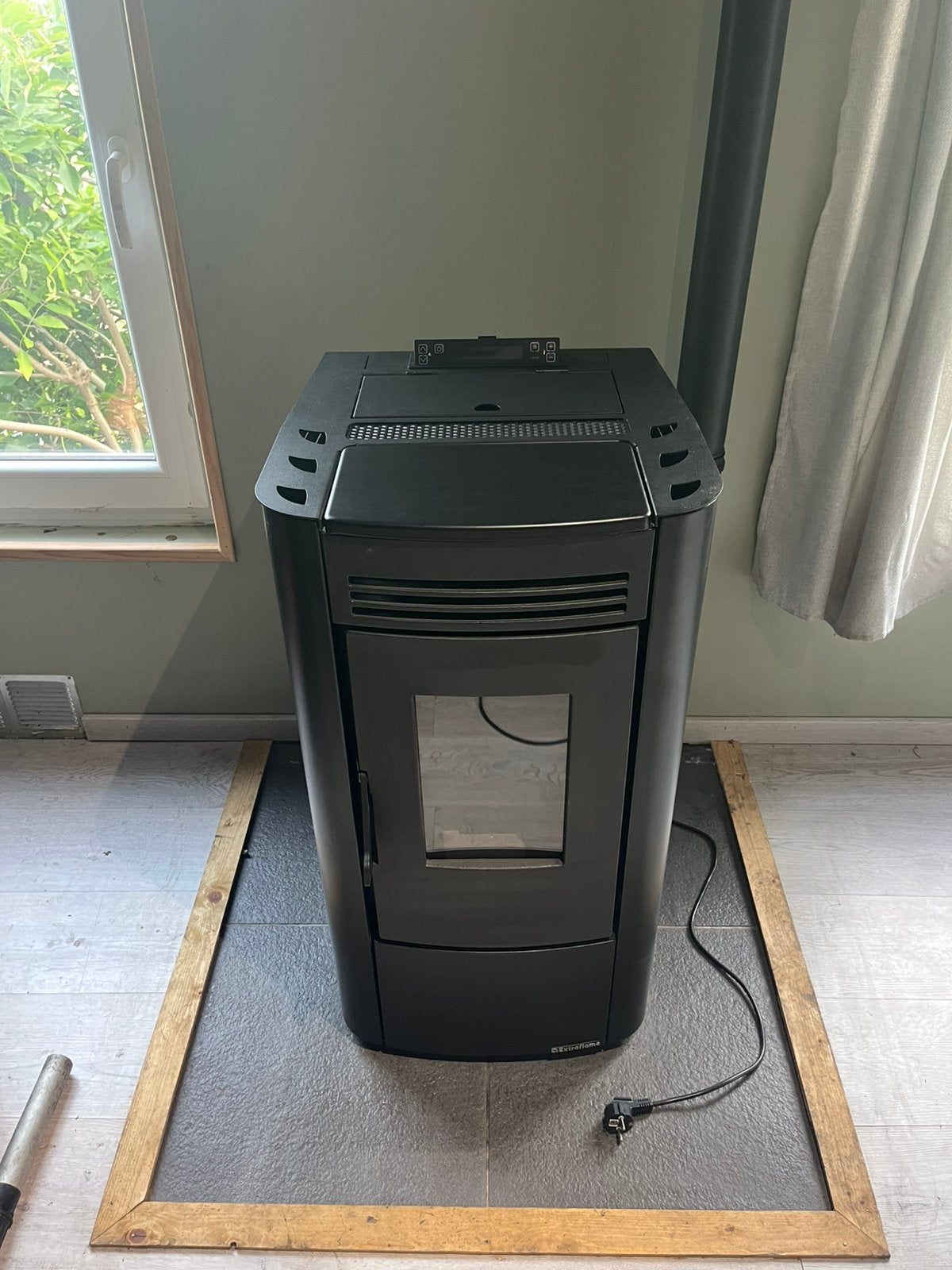 Pelletkachel + 30 zakken (15 kg) pellets, Ophalen of Verzenden, Zo goed als nieuw