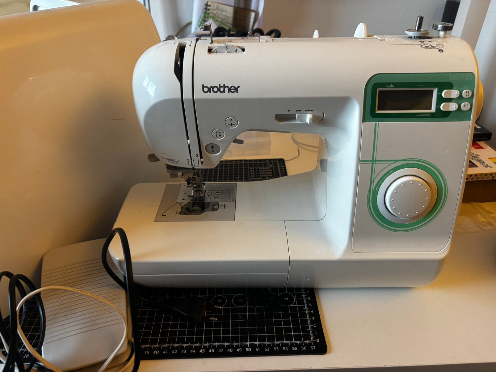 Brother ML-750 – computergestuurde naaimachine, Enlèvement, Comme neuf, Machine à coudre, Brother