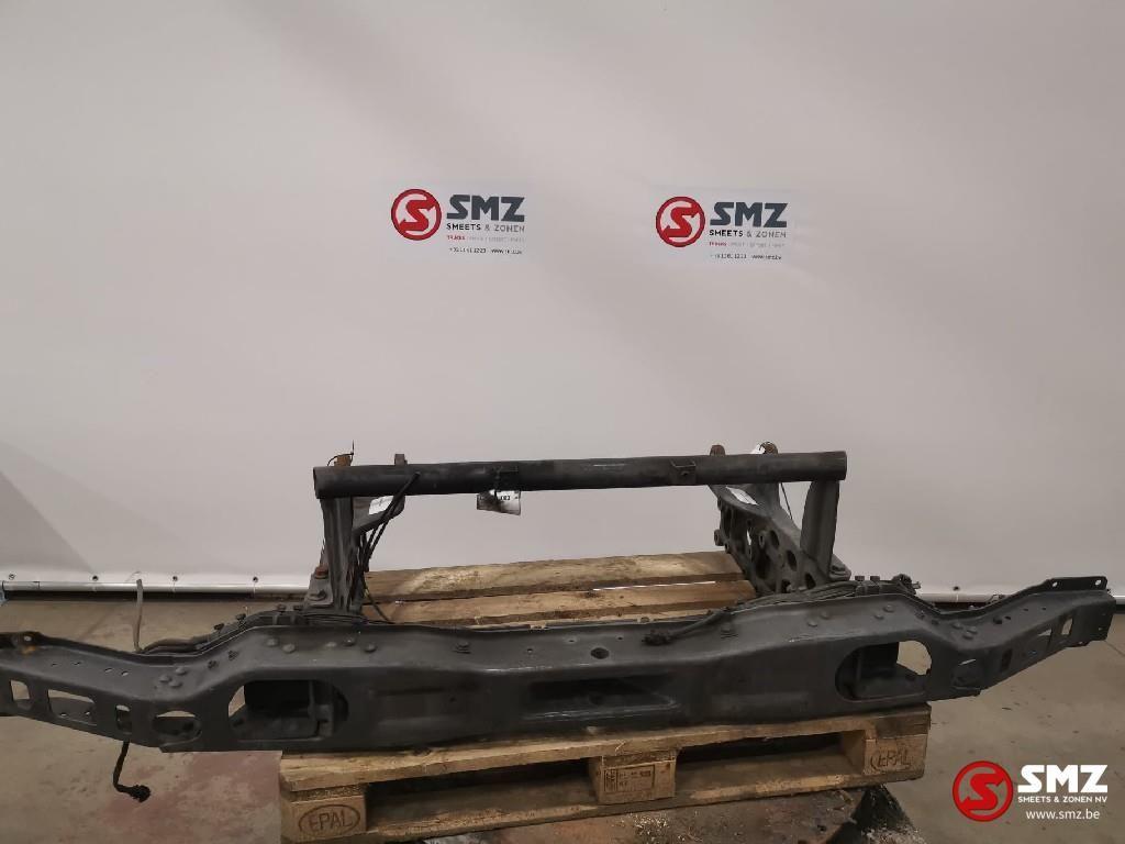 Occ Pare-chocs avant avec supports Atego 1828, Utilisé, Mercedes-Benz, Suspension et Châssis