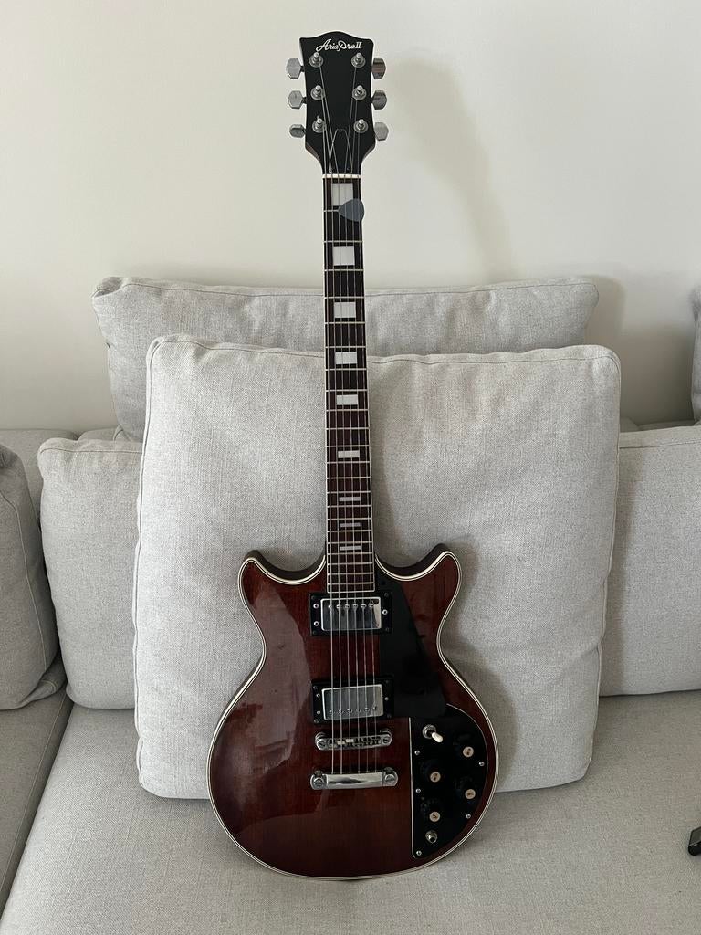 ARIA PRO 2 PE140 accajou 1976, Musique & Instruments, Instruments à corde | Guitares | Électriques, Enlèvement, Utilisé, Solid body