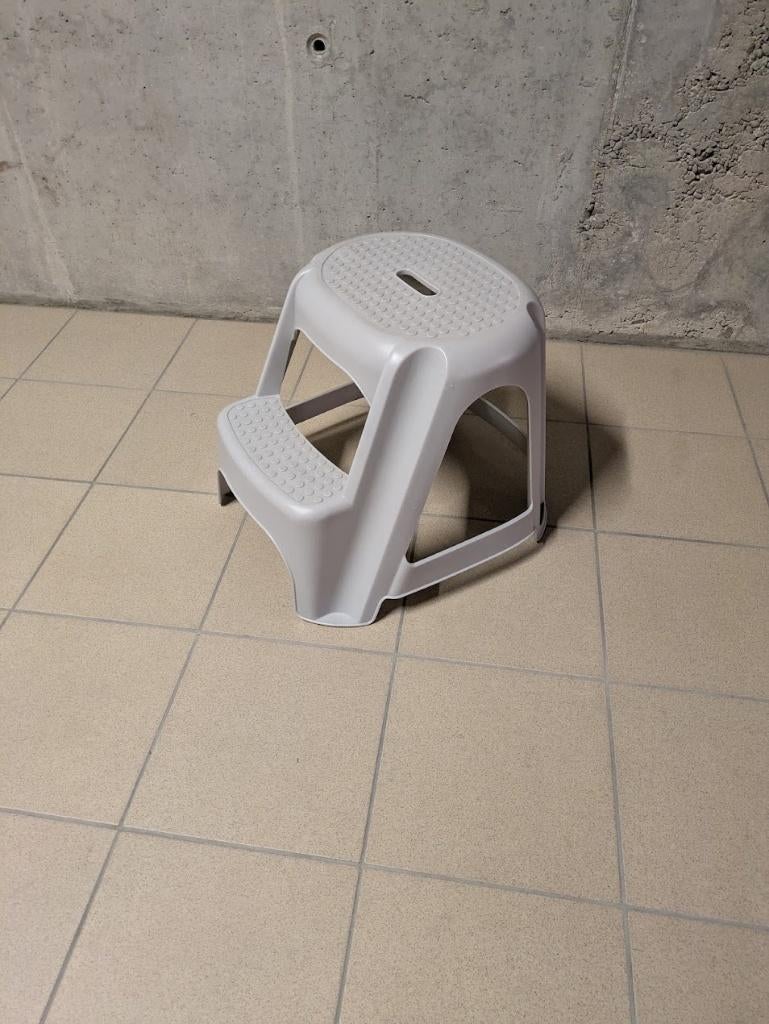 opstap trapje 2 tredes, Doe-het-zelf en Bouw, Ladders en Trappen, Ophalen, Gebruikt, Trap, Minder dan 2 meter
