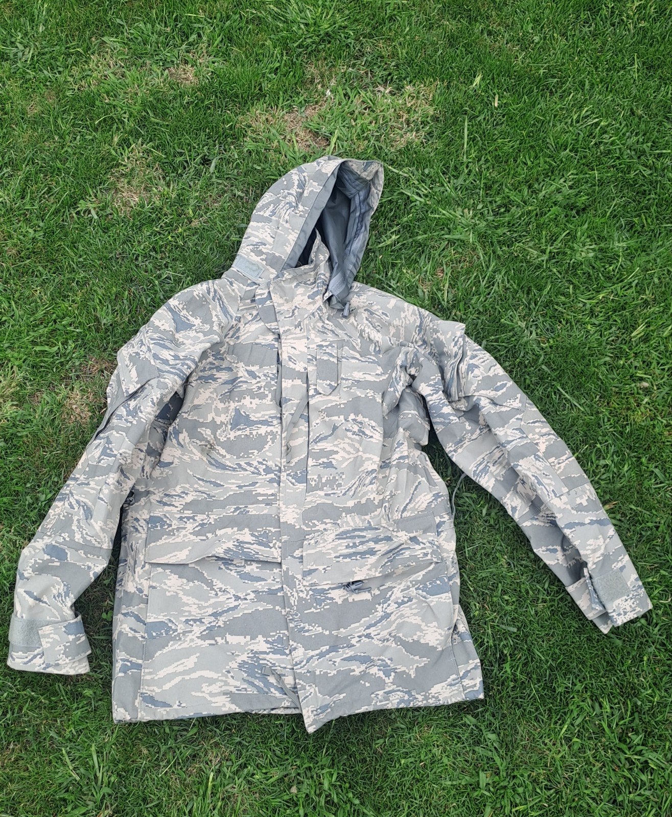 Gore-Tex Regenjas U.S. Air Force, Verzenden