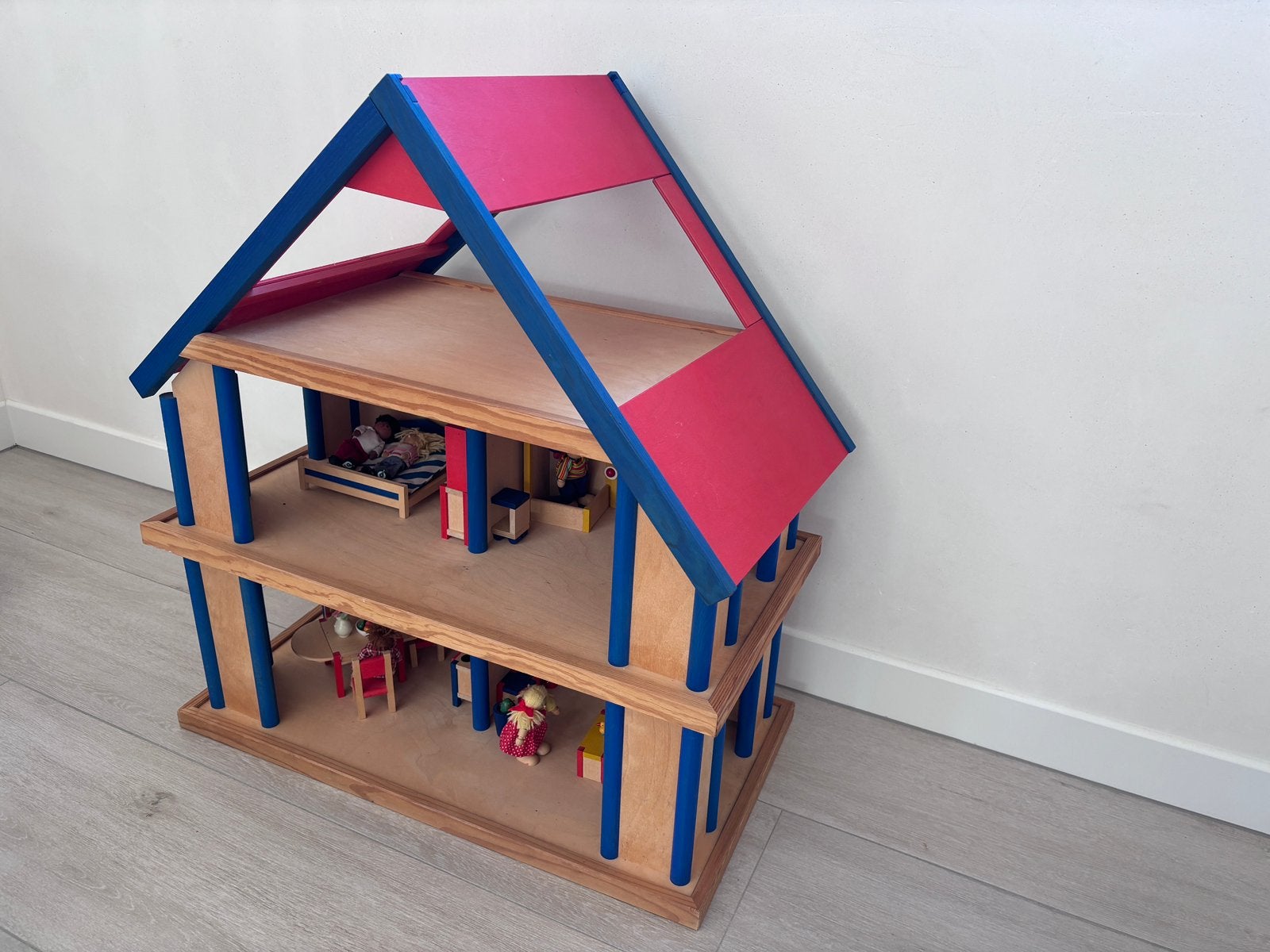 Poppenhuis inclusief inrichting, Kinderen en Baby's, Speelgoed | Poppenhuizen, Ophalen, Zo goed als nieuw, Poppenhuis