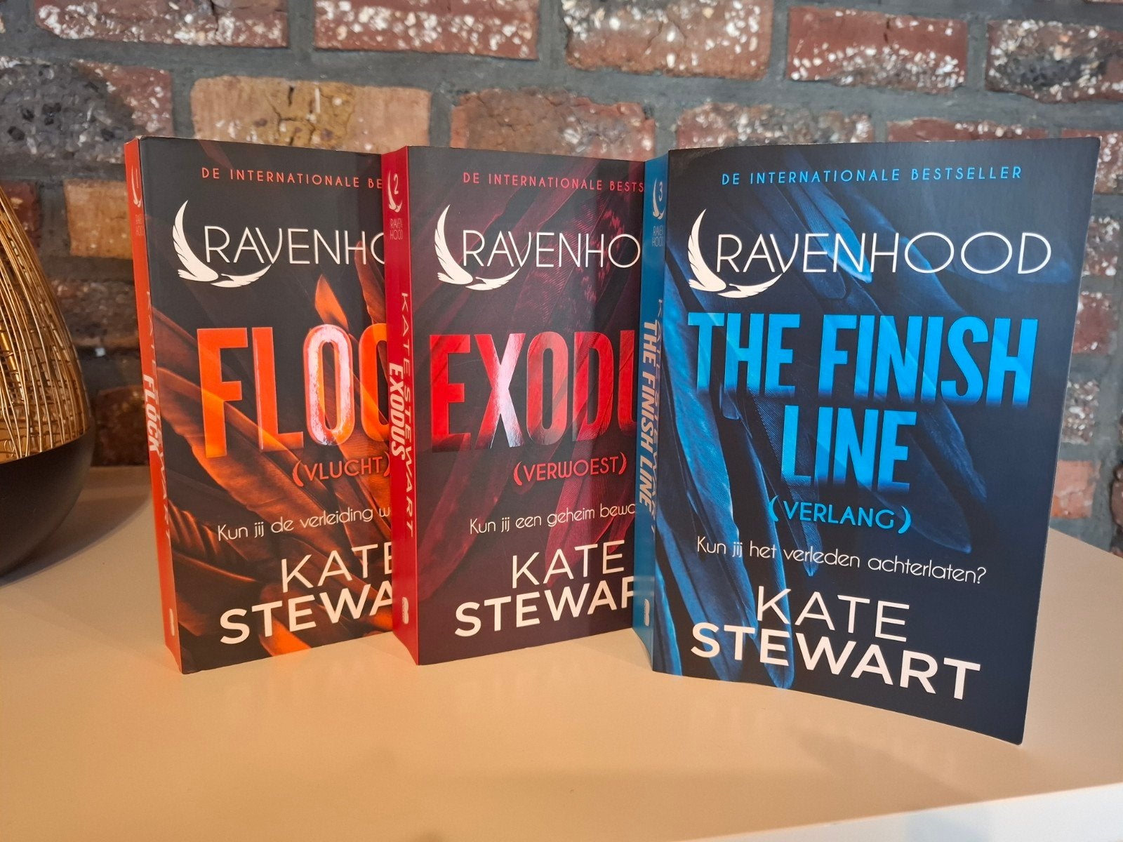 Ravenhood triologie, Boeken, Ophalen of Verzenden, Gelezen, Kate Stewart