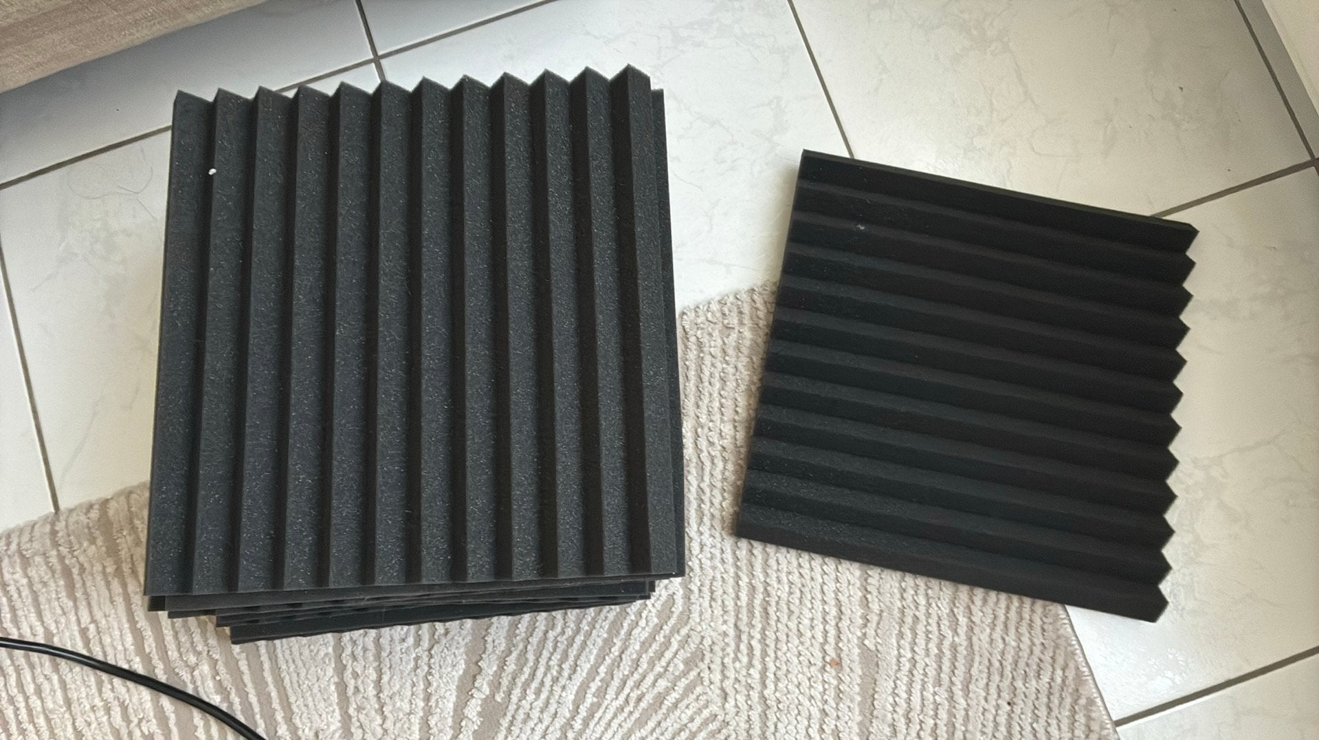 Geluidsisolatie - Akoestische foam - Geluidsdemper - 30x30cm, Ophalen, Uitneembare platen, Zo goed als nieuw