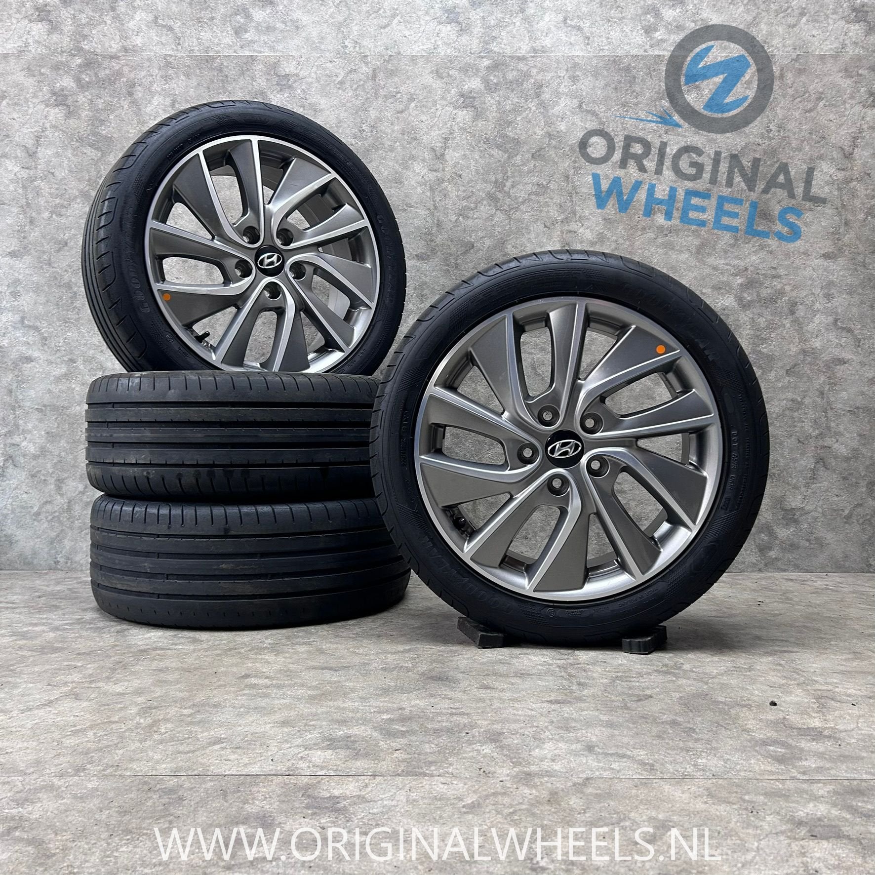 17 inch originele velgen + zomerbanden Hyundai I30, Pneus et Jantes, Véhicule de tourisme, Pneus été, -