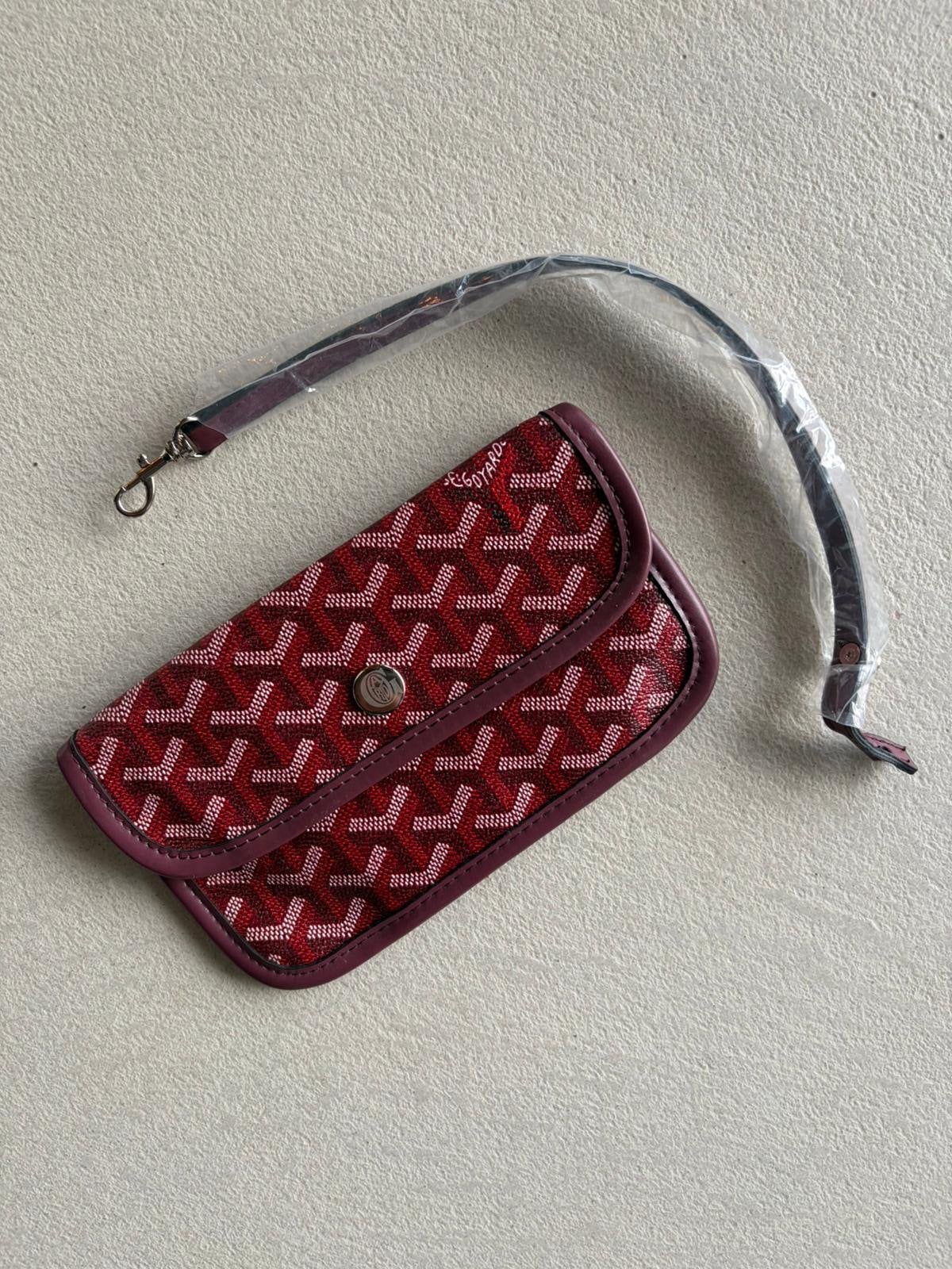 Goyard, Handtassen en Accessoires, Ophalen, Nieuw, 10 cm of meer, Rood