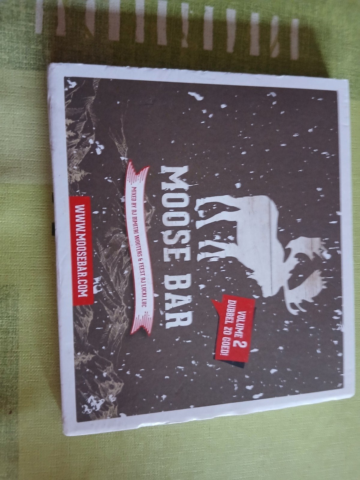 Cd Moose Bar, Ophalen
