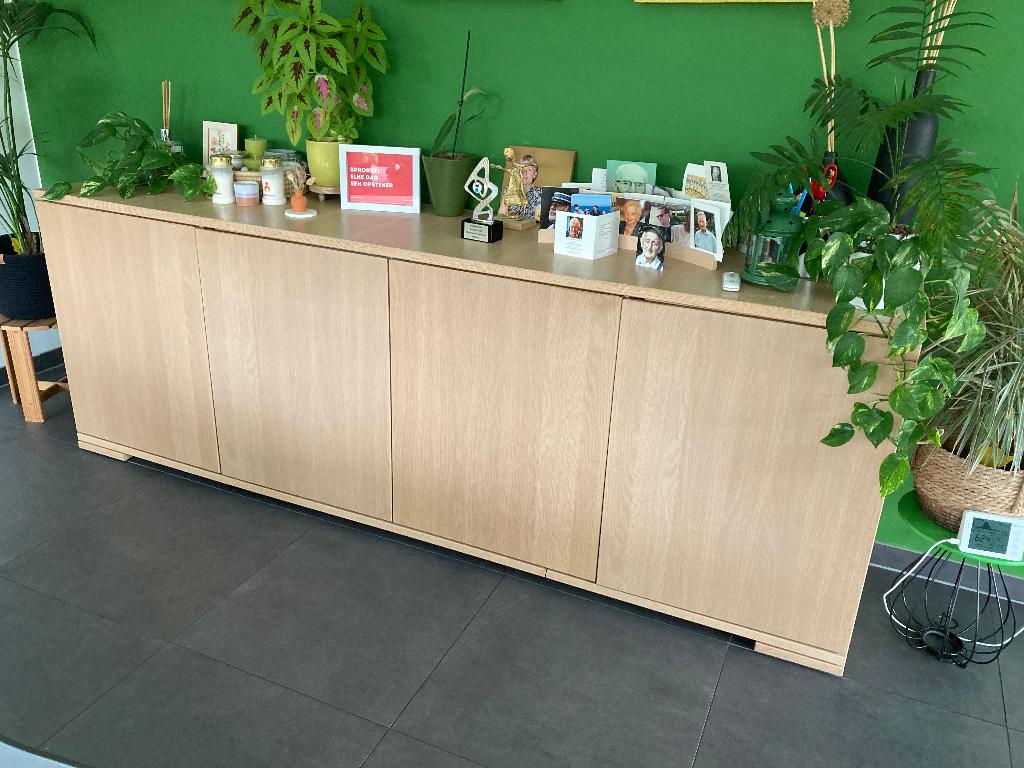 Eiken buffetkast, Huis en Inrichting, Kasten | Buffetkasten, Ophalen, Met deur(en), Eikenhout, Zo goed als nieuw