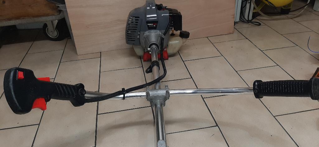 Débroussailleuse à lame et fil révisée POWEG8011 - 43cc, Enlèvement, Utilisé, Power plus