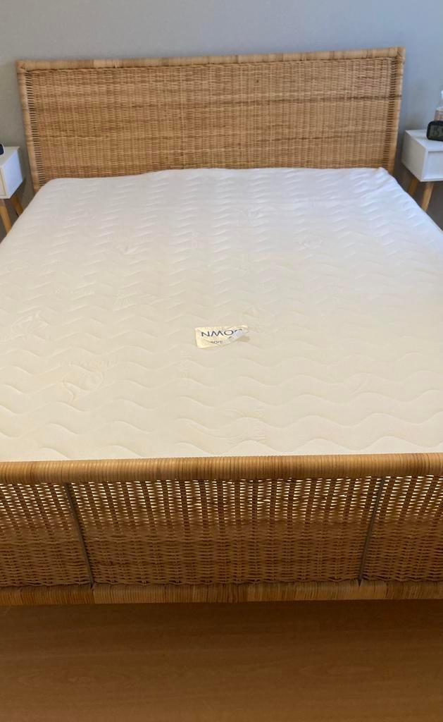 Bedframe met hoofd en voeteneind in vlechtwerk, heel goed, Landelijk, bohemian, Beige, Enlèvement, Utilisé