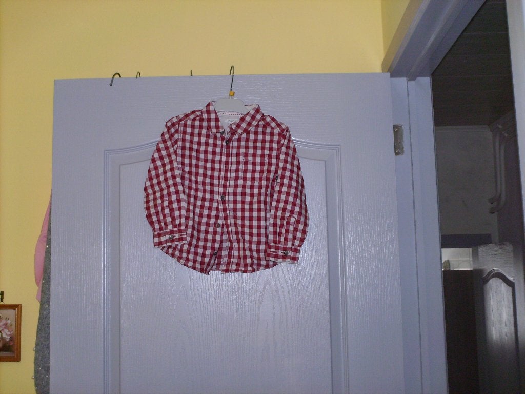 a vendre chemise enfant, Kinderen en Baby's, Kinderkleding | Maat 104, Ophalen of Verzenden, Zo goed als nieuw, Jongen, Shirt of Longsleeve