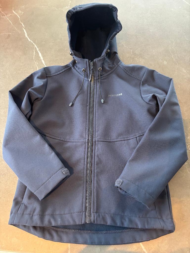 Jas Ayacucho Softshell Maat 128, Kinderen en Baby's, Ophalen, Zo goed als nieuw, Jongen, Jas