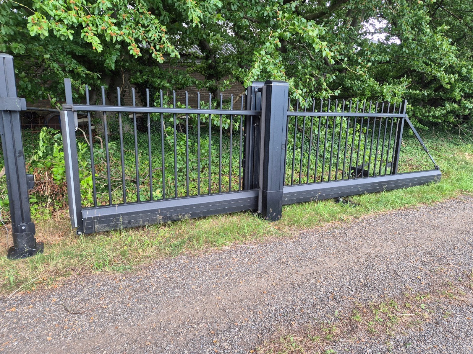 Kopal vrijdr. elek.schuifpoort 4 mtr doorgang,1.5 hoog zwart, Tuin en Terras, Ophalen, Gebruikt, Aluminium