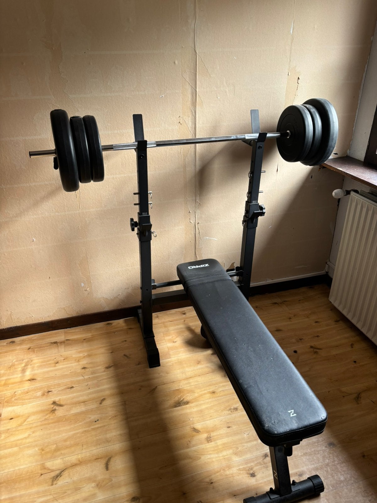 Banc de musculation (40 kg compris), Sport en Fitness, Ophalen, Zo goed als nieuw