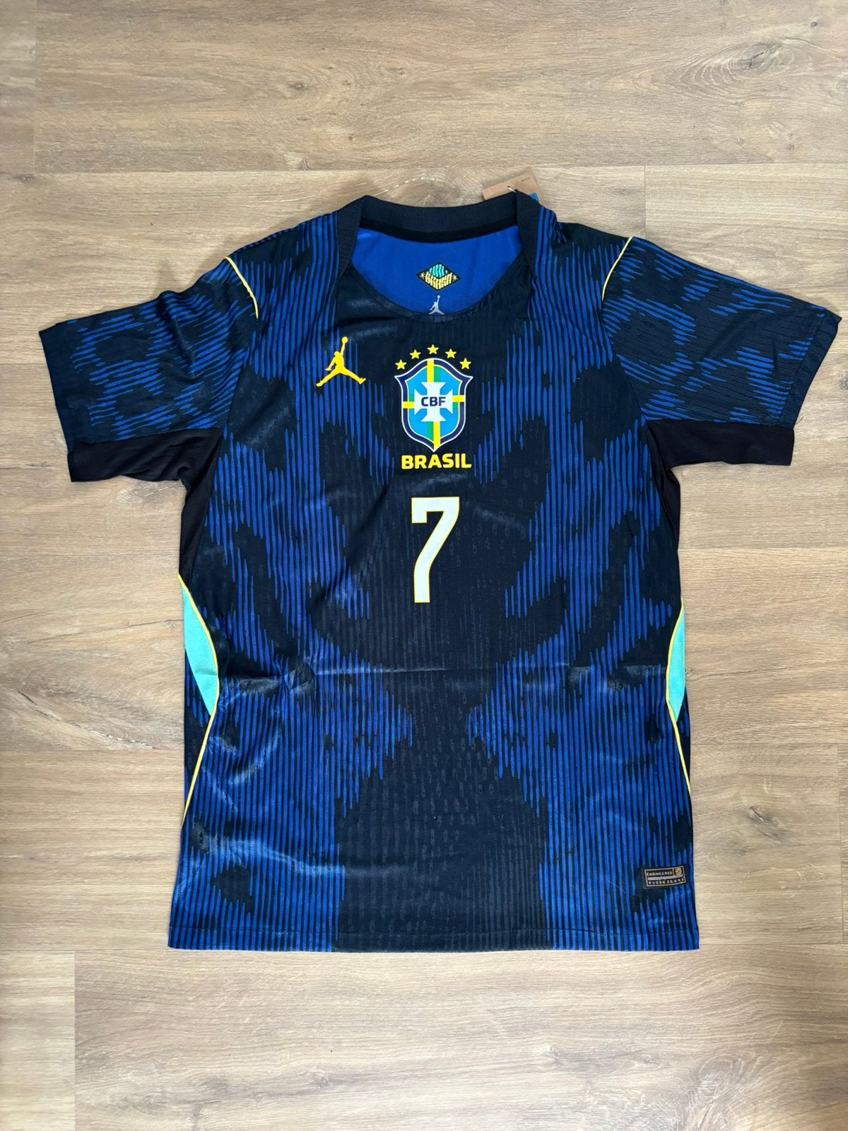 Maillot de la Coupe du monde Vini JR Brazil, Sports & Fitness, Football, Taille M, Enlèvement ou Envoi, Comme neuf, Maillot