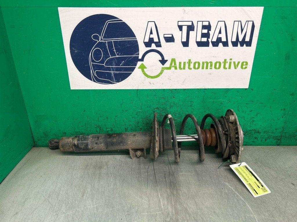 AMORTISSEUR OU ABSORBEUR DE CHOC AVANT GAUCHE 3 serie (F30), Utilisé, BMW, Petuelring 130
80809  München, DE, Bayerische Motoren Werke AG