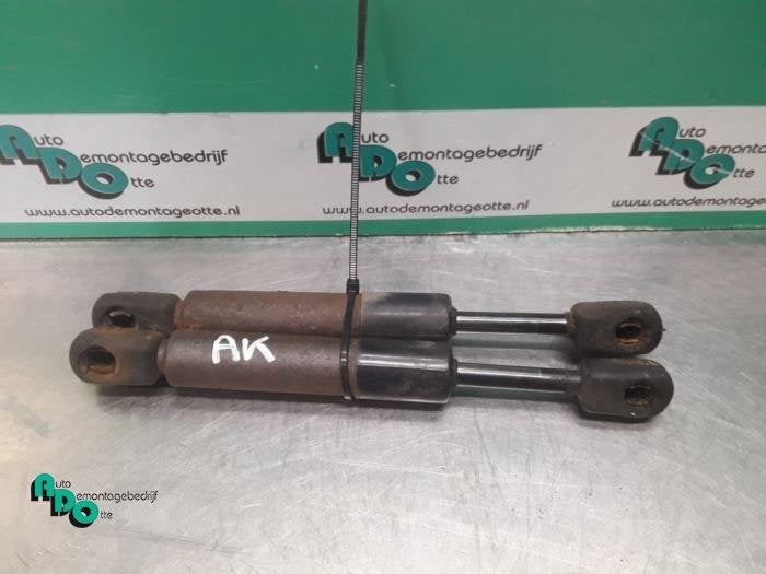Kit amortisseur gaz hayon d'un Volkswagen Golf (Golf 97-), Volkswagen, -, 3 mois de garantie, Utilisé